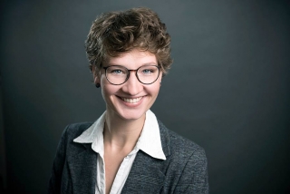 Businessportraits Berlin, Firmenfotos, Unternehmerfotos, Portraits für Selbstständige, Bewerbungsfotos Berlin, Mitarbeiterfotos, Teamfotos, Firmenfotografie für Webseiten, Mobiles Fotostudio Berlin, Fotografin jennifer Sanchez