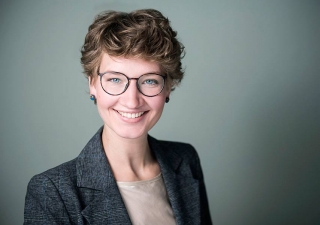 Businessportraits Berlin, bewerbungsfotos neukölln, Firmenfotos, Unternehmerfotos, Portraits für Selbstständige, Bewerbungsfotos Berlin, Mitarbeiterfotos, Teamfotos, Firmenfotografie für Webseiten, Mobiles Fotostudio Berlin, Fotografin jennifer Sanchez