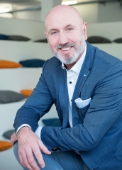 business profilfoto, businessfoto, mobiles business fotoshooting berlin, businessportraits, unternehmens fotograf berlin, mitarbeiterportraits, portraits für selbstständige, business fotograf berlin, unternehmerfotos, CEO